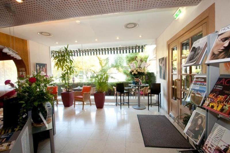 Hostellerie De La Vendee Lancy Интерьер фото